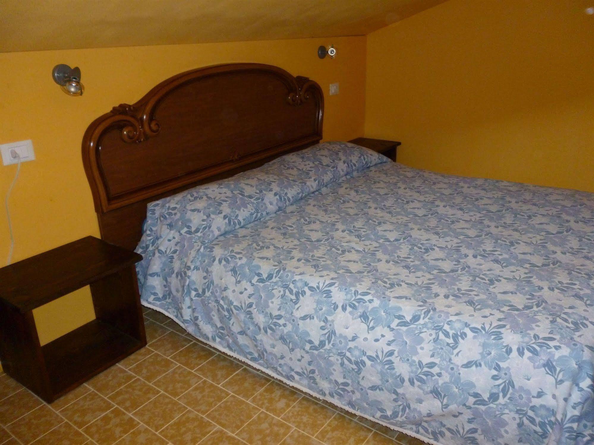 Elicrim Hotel Santo Stefano di Magra Buitenkant foto