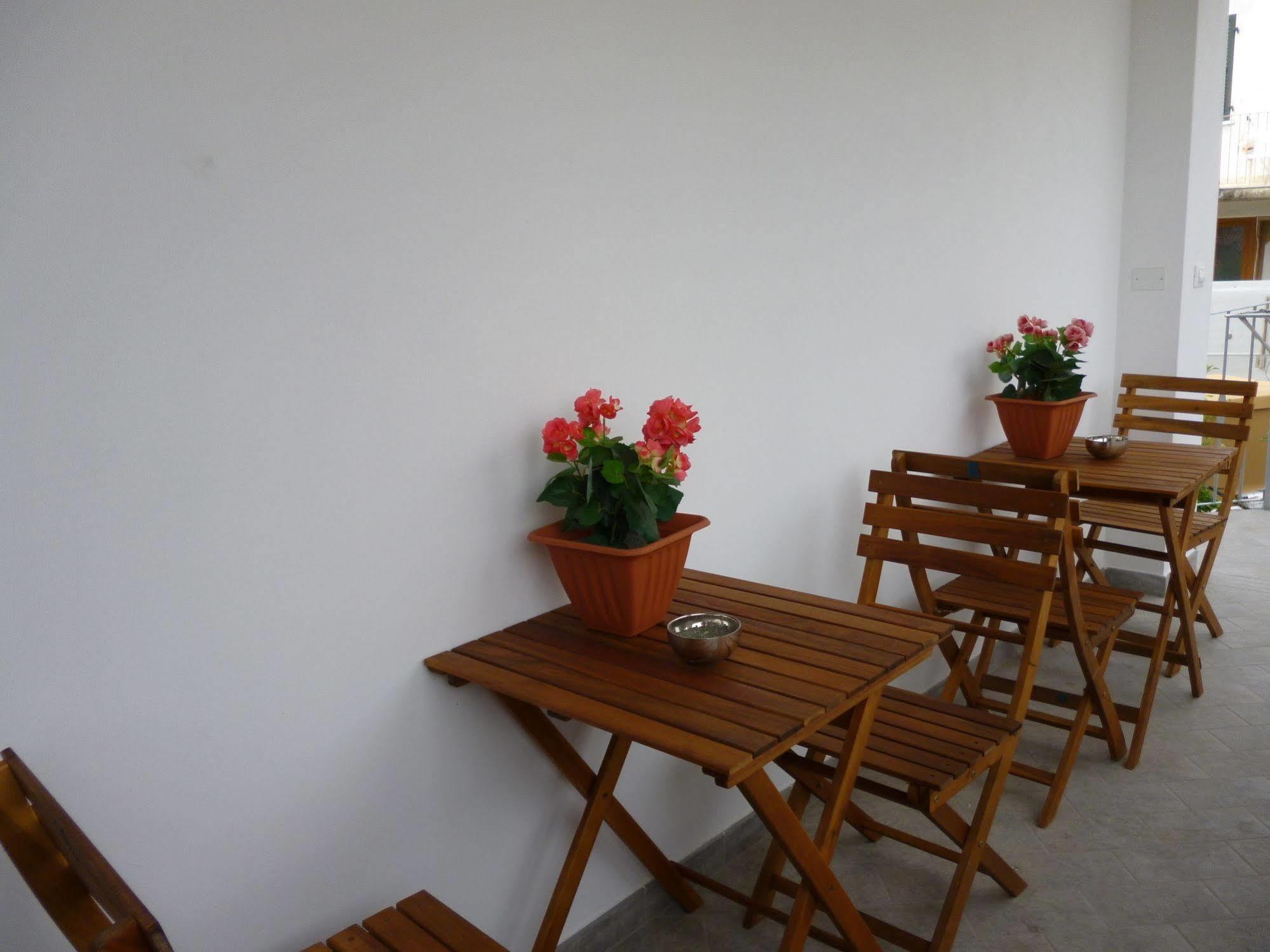 Elicrim Hotel Santo Stefano di Magra Buitenkant foto